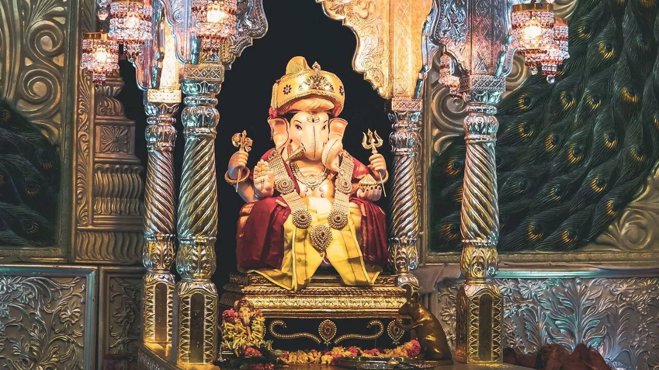 Watch the temples of Lord Ganesha in the video, which is thousands of years old, one was established by Ravana’s brother