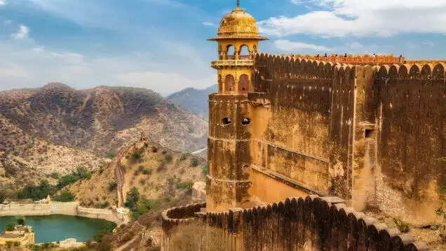 Every night in neighbor Jaigad Fort of Amer Fort, there is a call to walk someone, the soul will tremble after seeing the horrible secret in the video