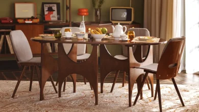 Luxury Dining Table 6 -seat: Made with Sheesham Wood for an aesthetic look