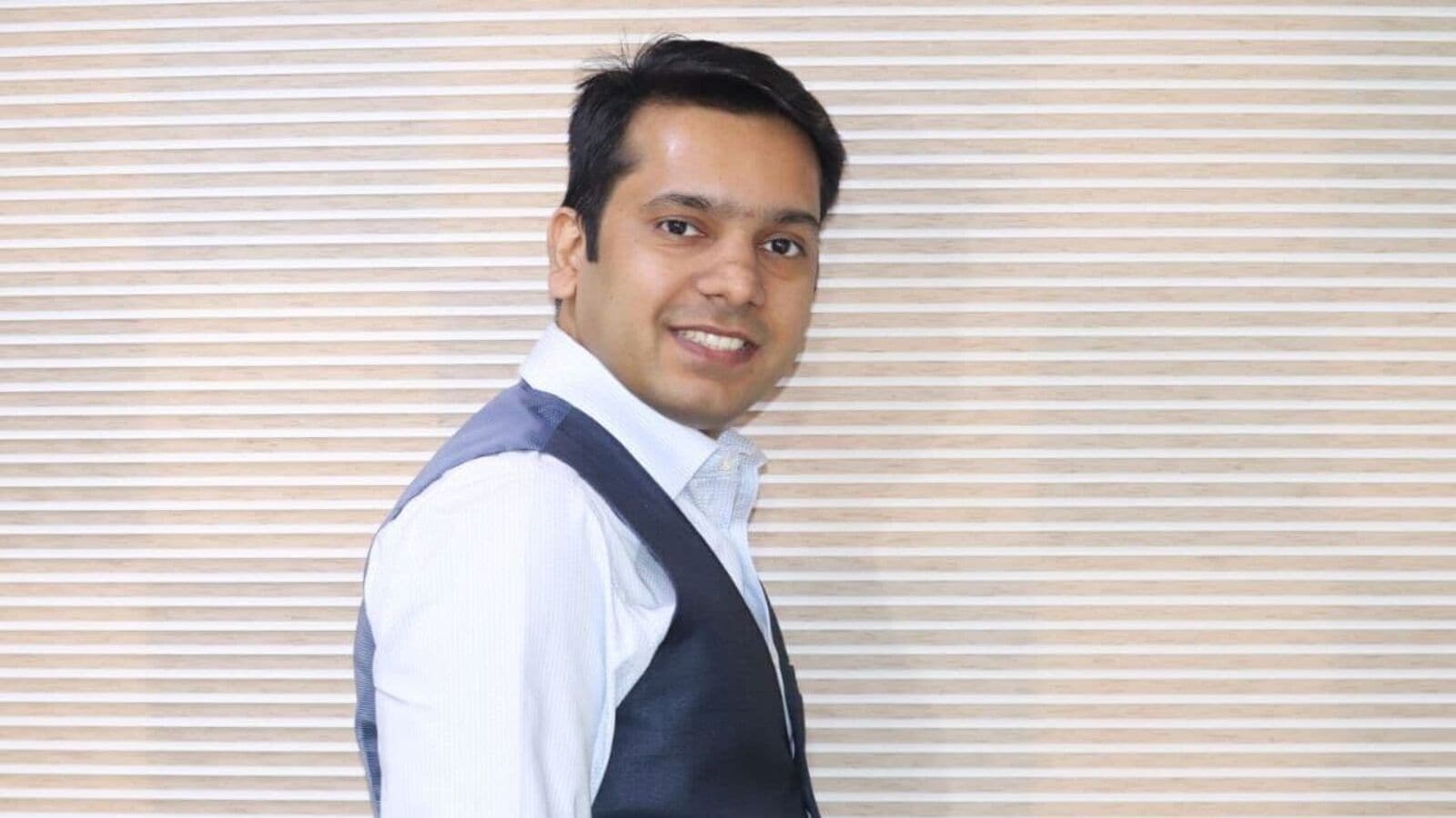 Shares to buy below £ 100: Sumeet Bagadia recommends three shares to buy on Monday – April 12, 2025 | Einsmark news