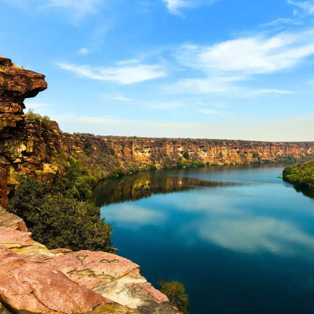 Gate of river or hell? The cursed shore of the Chambal River where the wandering souls are seen as the night falls, the horrible truth in the video