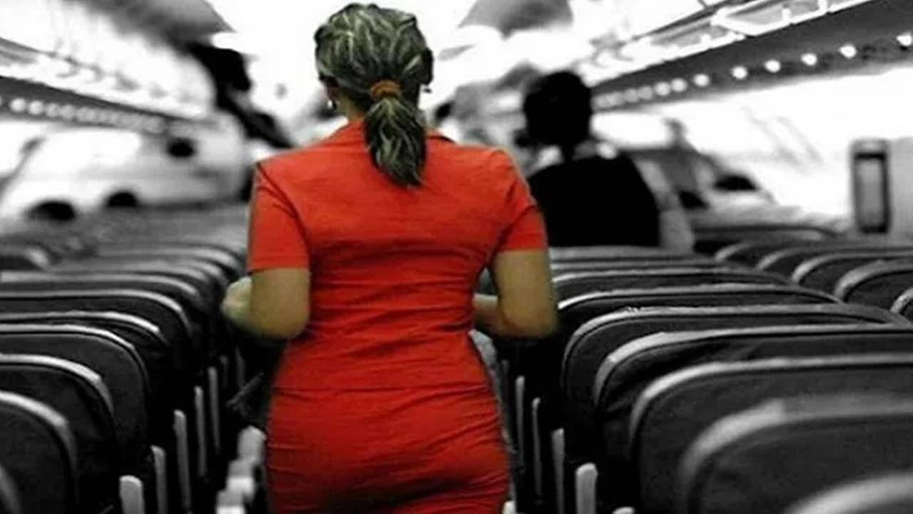 Drunken passenger tampered with air gas woman and then passengers will tremble after they know it,