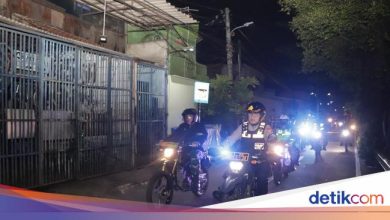 Police and TNI in North Jakarta a joint patrol of anticipation of Thugger