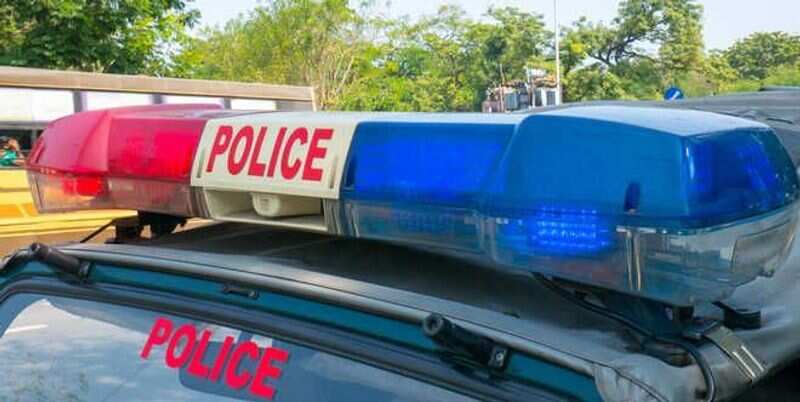 On two constables of UP, a case was registered by registering a case because he did not give money to the street vendor for not giving watermelon.