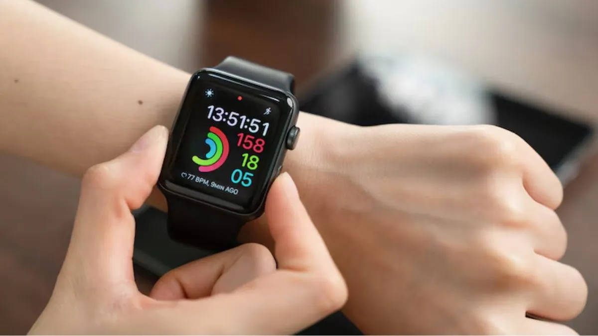 Which smart watch is best for health monitoring? Options with Amoled show