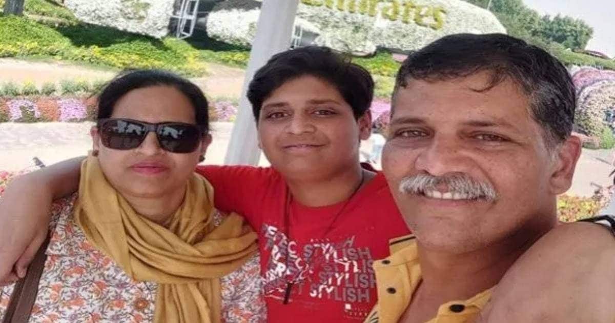 Terrorists snapped the father but the pole did not break … 80% points found in the board