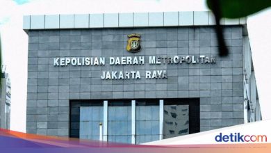 Pansda Metro -Testing Roy Suryo on the accusation of the False Diploma of Jokowi