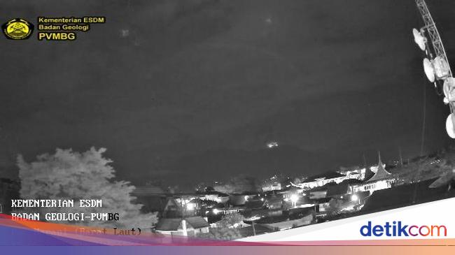 Mount Marapi in West Sumatra outbursts, spread volcanic than 800 meters