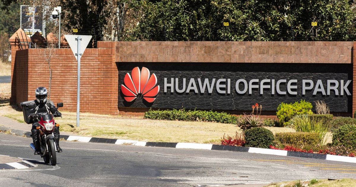 China accuses America of targeting artificial intelligence chips of “Huawei”