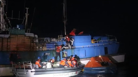 Chinese Coast Guard saves eight foreign fishermen