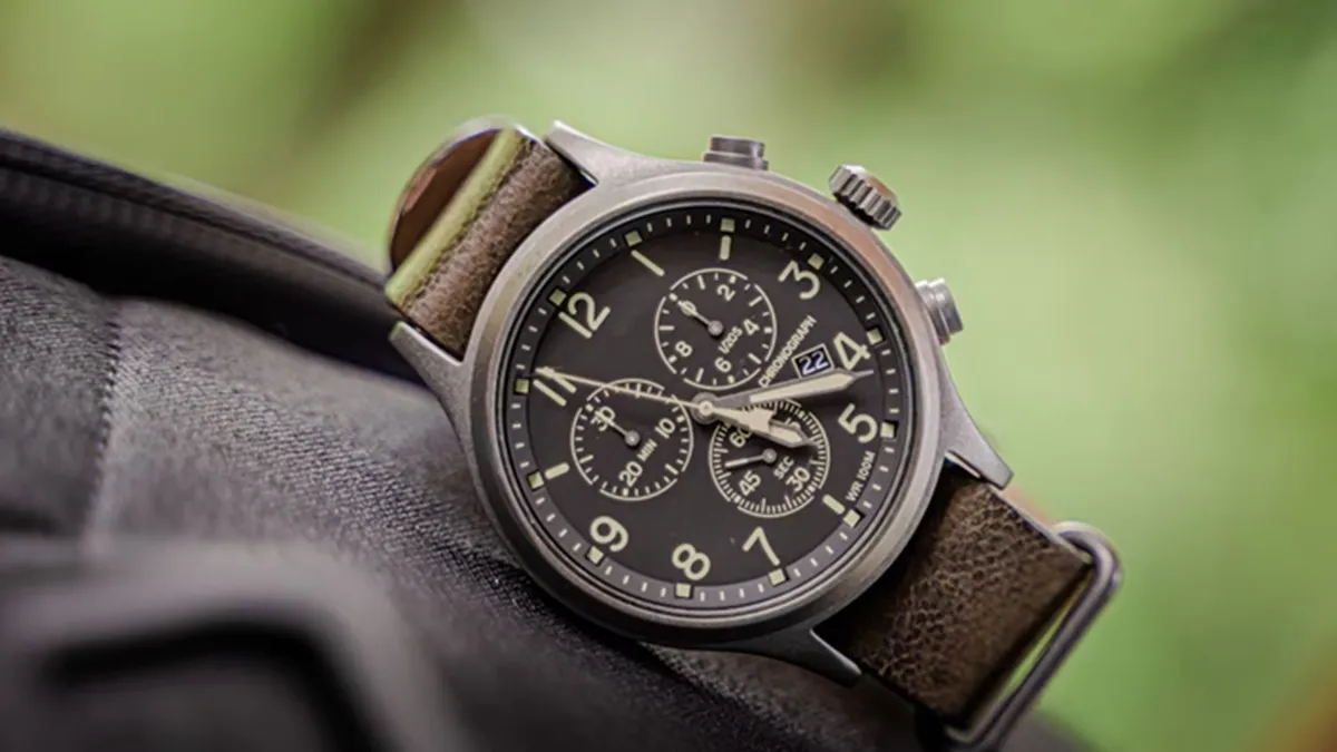What are the best fossil -analog -pola watches below 10000 for men?