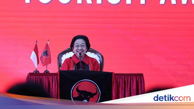 Various remarks to the polemic jokowi diploma were referred to megawati
