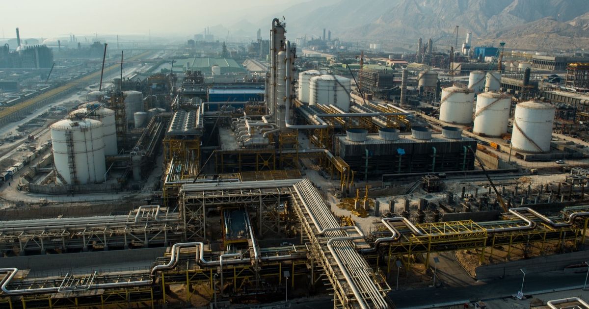 Oil prices adhere to the decline with the increasing concern about supplies