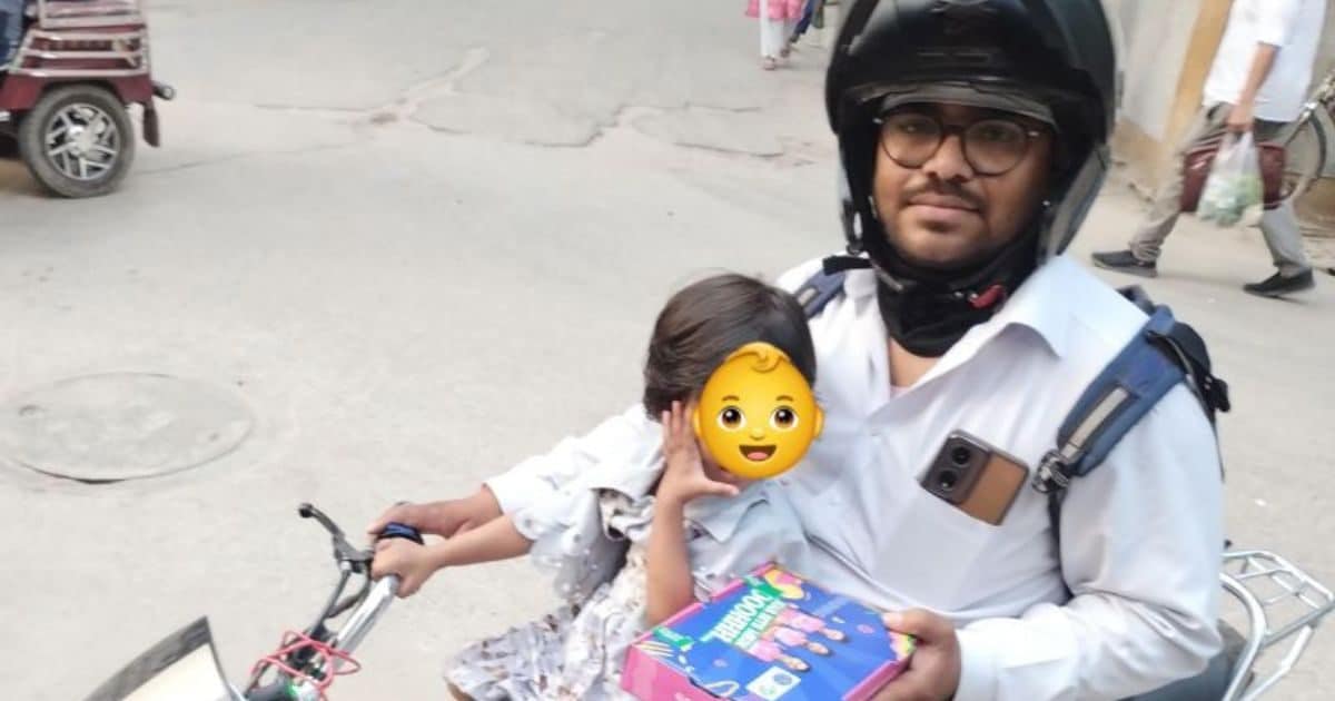 The delivery boy reached to feed with the 2-year-old daughter, the surprise customer asked the reason and heard that Rome-Rome was shaken!