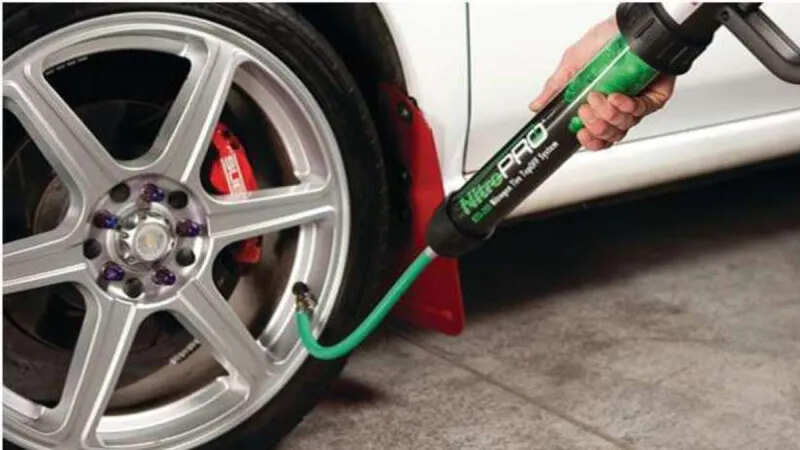 Which causes the tires of the moving car to erupt in summer, these precautions will take care of you