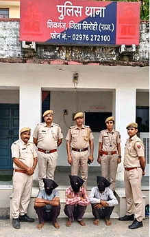 By fall in ground dispute in Sirohi, beaten with sticks, arrested three accused