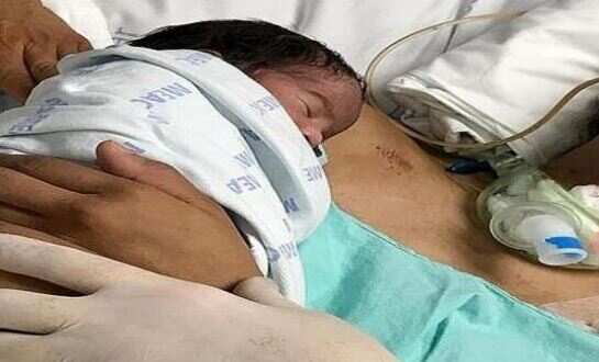 This woman in a coma happened for a few days because of the touch of the child who will not be sure