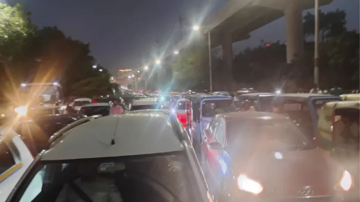 Action on car and e-rick drivers in Noida, 1264 seas over four days; Road jam in protest – NEIDA AUTO CRACKDOWN 1264 vehicles seized protest marches