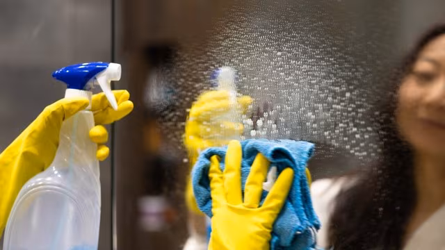 Even after repeated cleaning, the glass looks dirty, clean with these 2 tricks in minutes