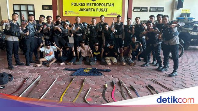 6 Teenagers want to fight in Kramat Singen, bring sickles to iron sticks