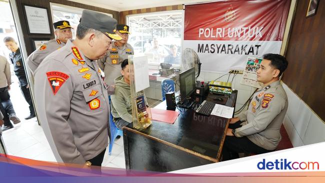National Police Chief Sidak Samarinda City Police Station, ensures that the community is served well