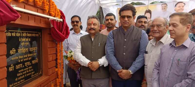 Minister Thakur has accepted the decline in the level of education in government schools