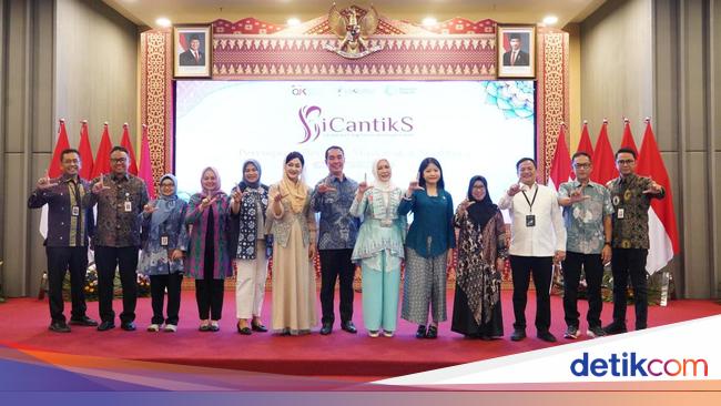 OJK gives ao pnm the strengthening of Sharia financial literacy