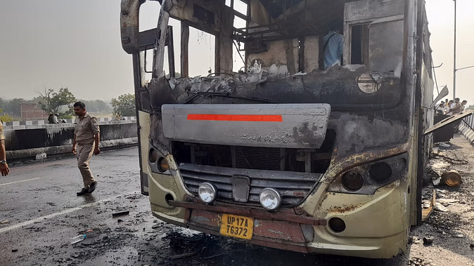 Police of two states looking for burning bus driver and helper