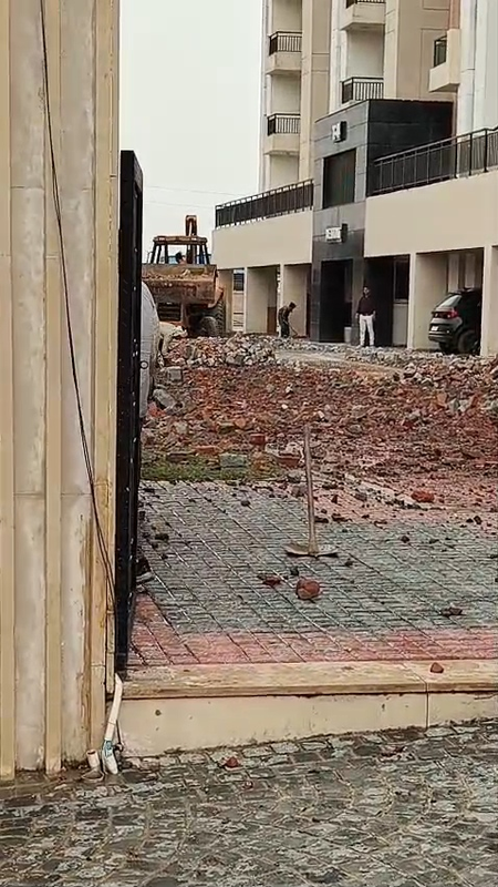 GRATER NEIDA: In Oasis Grandstand Society has caused thunderstorms, people have now escaped