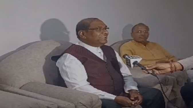 ‘SP leaders in the direction of Dalits, Akhilesh did one lakh as cm’