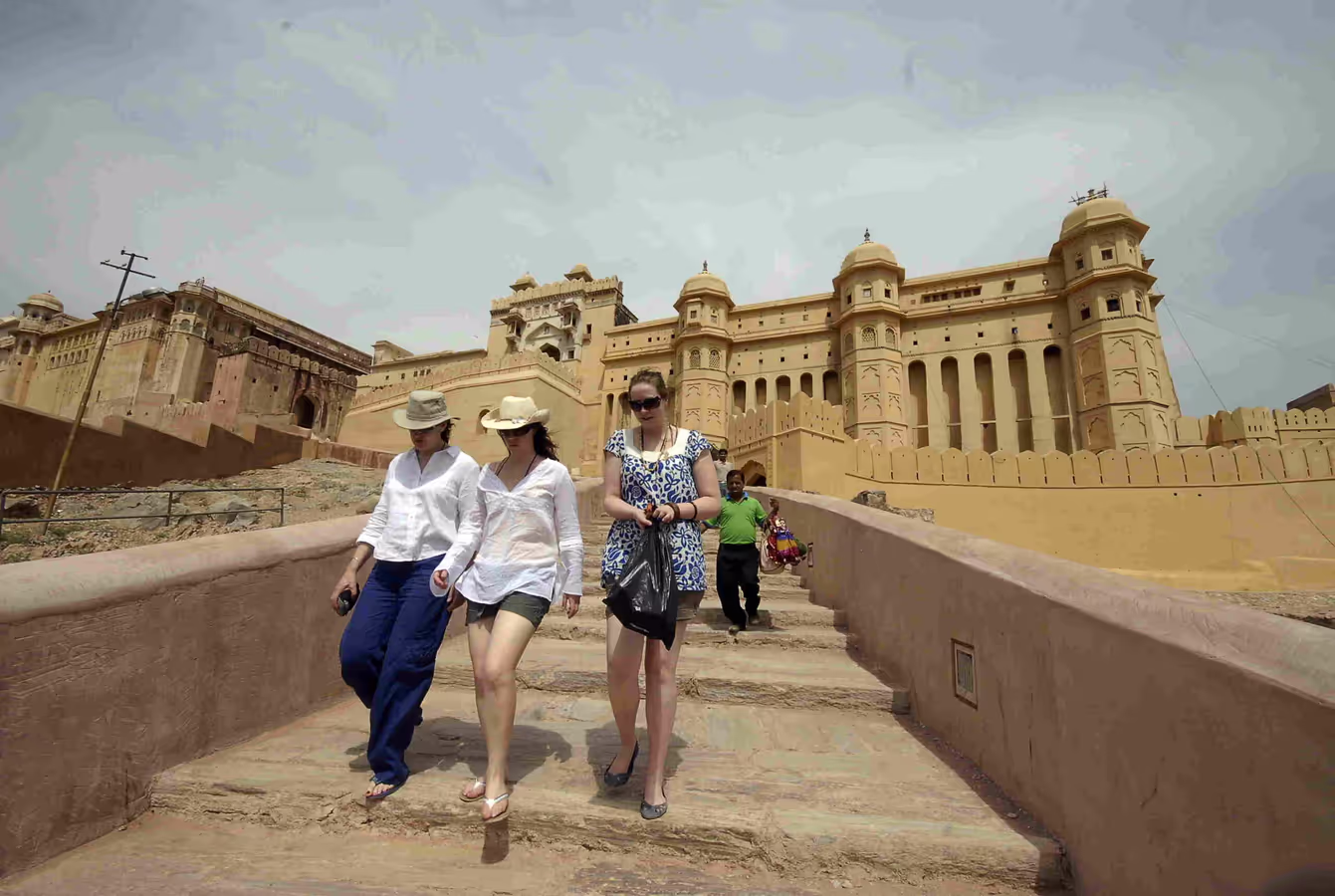 Why was Amer Fort the most talked about the tourist destination of Jaipur? Know the history, grandeur and special things that make it different