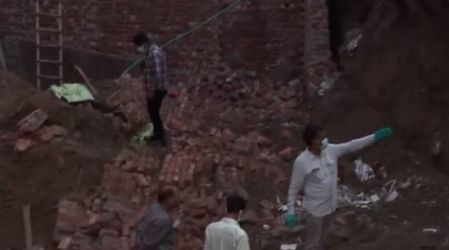 PAHAGANJ -ACCIDENT: Police have filed fir against the owner of the building