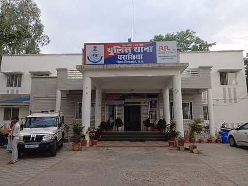 Women took away Rs 1.04 Lakh old FD Old Lady, police arrested from Rajasthan