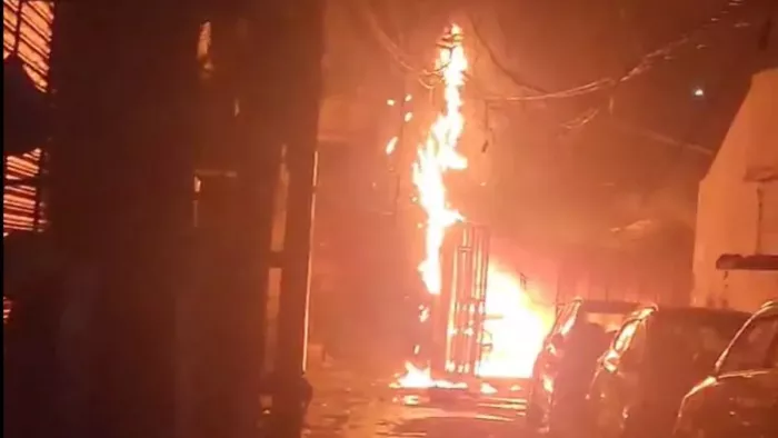 Delhi Fire: Brand in the building during e -rickshaw loading in Shahdara, 6 people, including two children scorching – Delhi Fire 6 injured in the recordings of Blaze and GTB Hospital