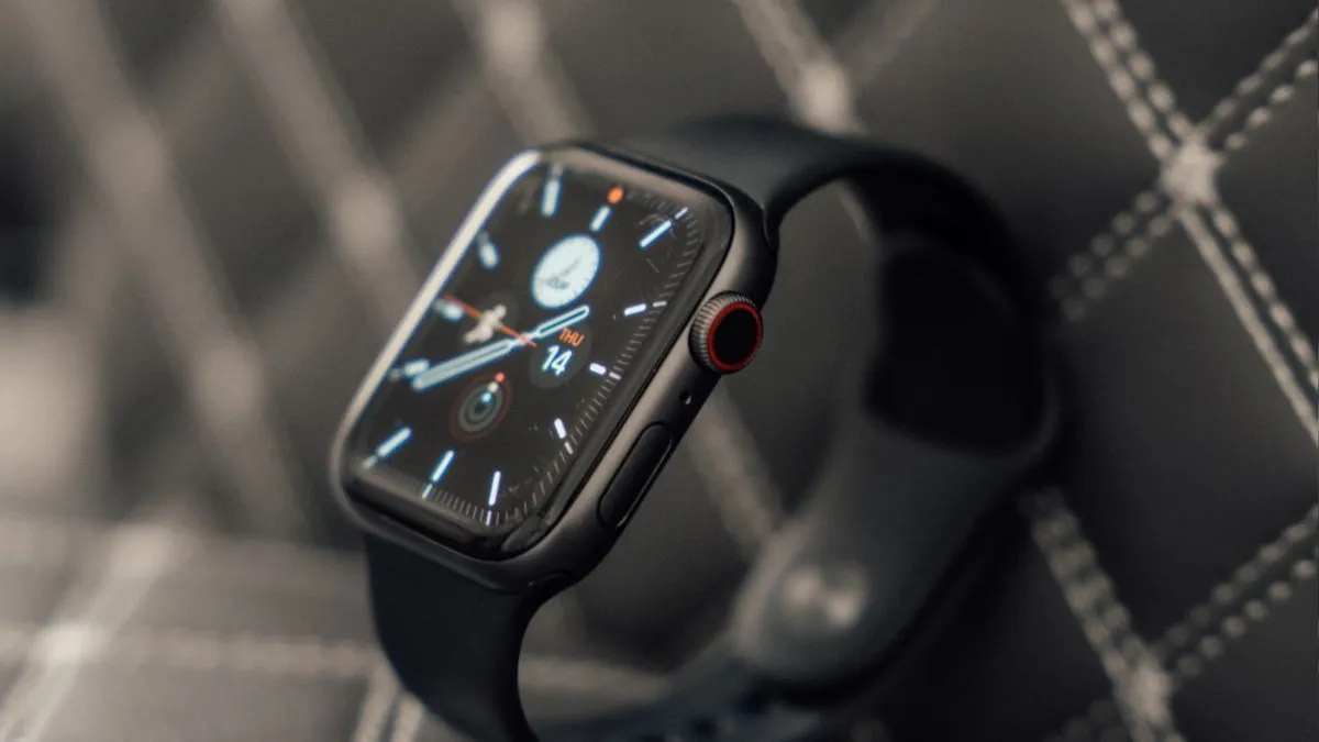 Is the Fire-Boltt SmartWatch good? Explore options for timeless elegance and modern style