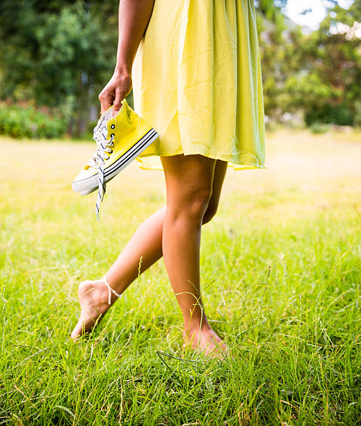 8 benefits of barefoot on grass