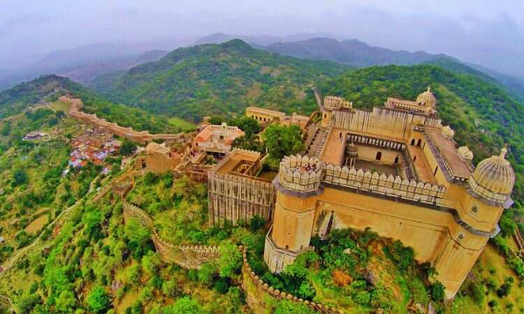 Kumbhalgarh Fort, a perfect destination for nature lovers and adventure lovers, will also decide to visit the video