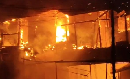 Maharashtra: Four stores burned in a horrific fire in Shirpur