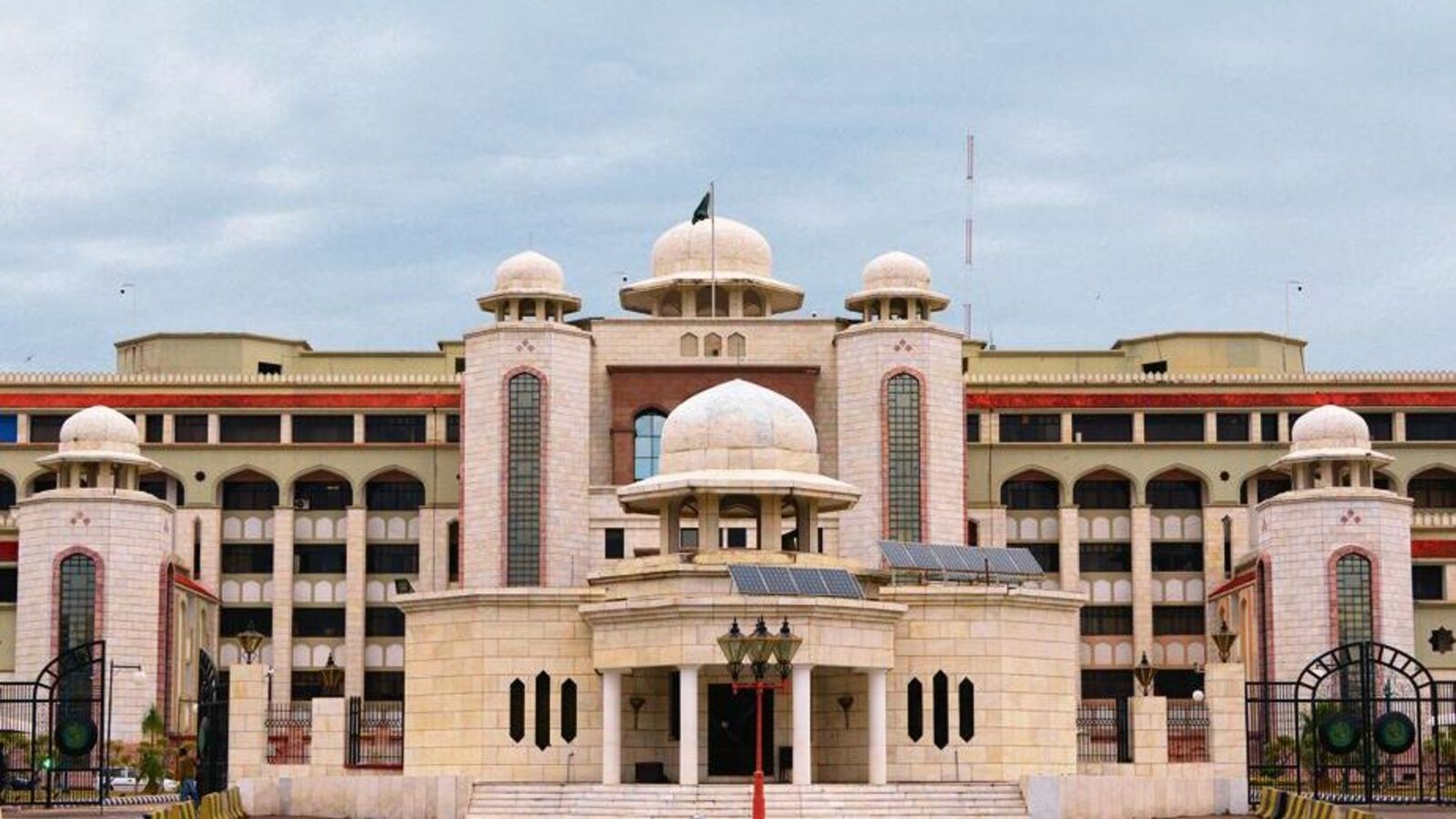 Pakistan’s IMF bail: Good money after bad weather?