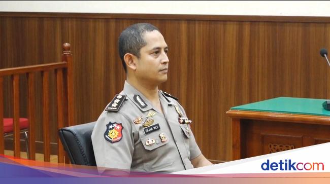 Commission III of the House of Representatives called the NTT police chief regarding the former Ngada police chief