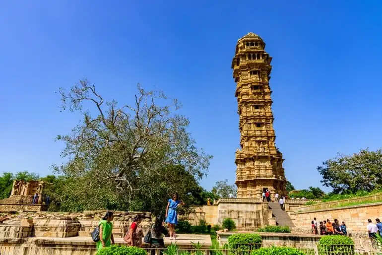 The Black Shadow of the Victory Pillar of ChittorGarh, seen in leaked footage, the mysterious place where the spirits wake up in the silence of the night