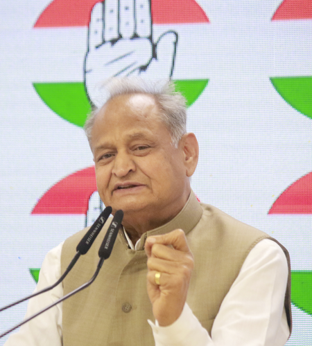 Abuse of government resources in the BJP government: Ashkhok Hooked