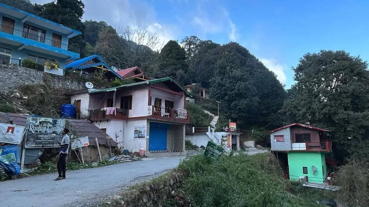 This beautiful village is 1 hour away from Nainital, plan to wander here in May