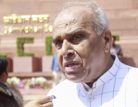 Siddharthnagar: MP Jagdambika Pal’s unique initiative, public receives benefits from free health camps