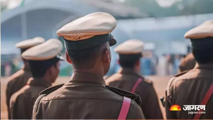 KANNAUJ NEWS: Two inspectors, including in -Charge or Chybramau Kotwali, who were removed in negligence, reformed the SP five inspectors -two inspectors, including Chibramaua police station removed from negligence