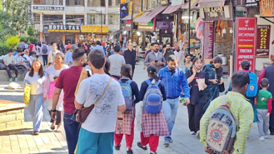 Raunak returned to Manali: Returning of Tourists, Life in Tourism Business