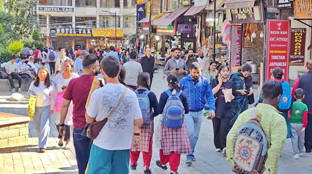 Raunak returned to Manali: Returning of Tourists, Life in Tourism Business