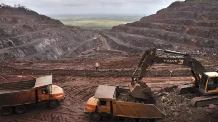 Illegal cases entered into the hills of Aravalli. People have panicked as soon as the police attacks trapped – Mewat News illegal mining in Aravalli one arrested one