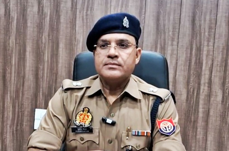 Block Chief’s son accused of assault on hotel manager in Etawah, viral footage