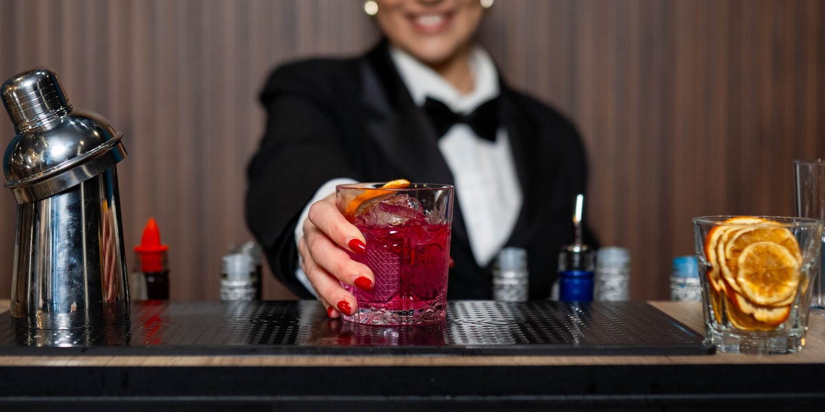 things-you-will-have-to-mute-by-no-come-do-at-a-bar,-from-bartender-of-10-years